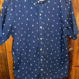 Men’s Izod Navy Short-Sleeve Button-Down Shirt with White Sailboat Print